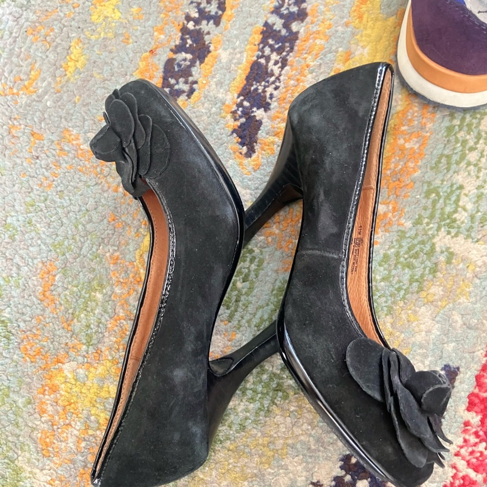 Söfft Black Suede Floral Ballet Flats - Picture 3 of 7